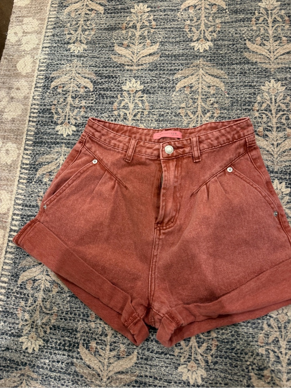 Signature 8 High-Waist Rust Shorts